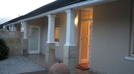 Guesthouse On Irvine بورت اليزابيث المظهر الخارجي الصورة